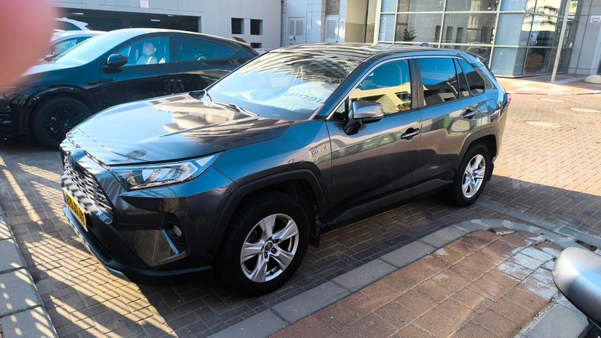 מודעת רכב טויוטה RAV4