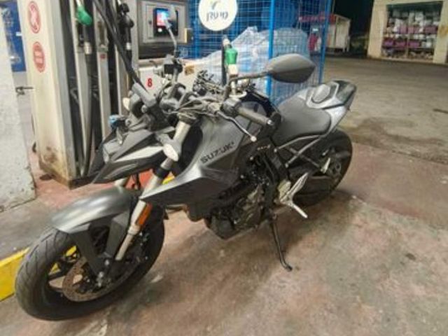 מודעת רכב סוזוקי GSX-8S