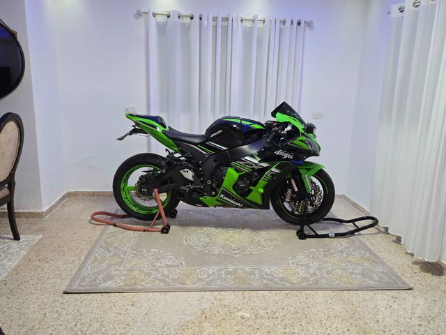 מודעת רכב קאוואסאקי נינג'ה ZX 10R