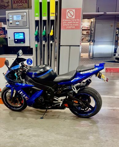 מודעת רכב ימאהה YZF-R1