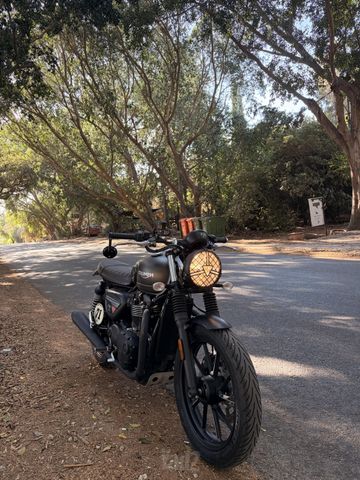 מודעת רכב טריומף Street Twin