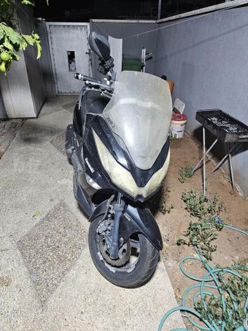 מודעת רכב קאוואסאקי J 300