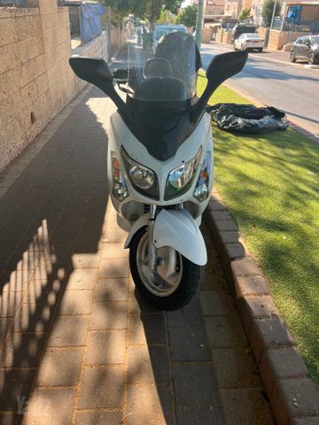 מודעת רכב סאן יאנג ג'וי-מקס 250