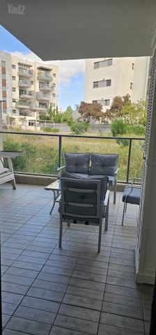 ברקת 3