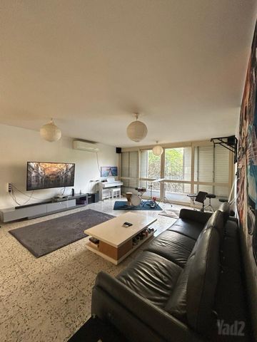 3.5 חדרים ₪8,500 בהרצליה