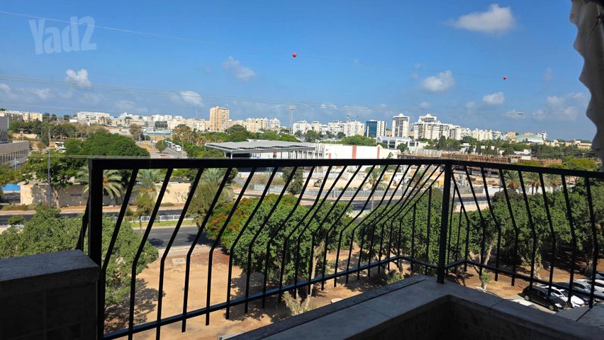 איילה 27