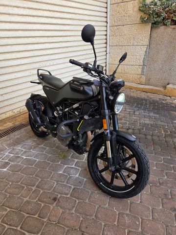 מודעת רכב הוסקוורנה SVARTPILEN 250