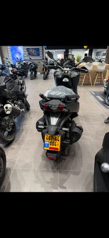מודעת רכב סאן יאנג ADX 300