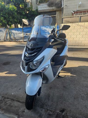 מודעת רכב סאן יאנג ג'וי רייד 200