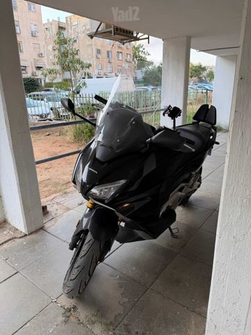 מודעת רכב הונדה FORZA750