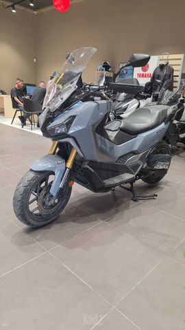 מודעת רכב סאן יאנג ADX400
