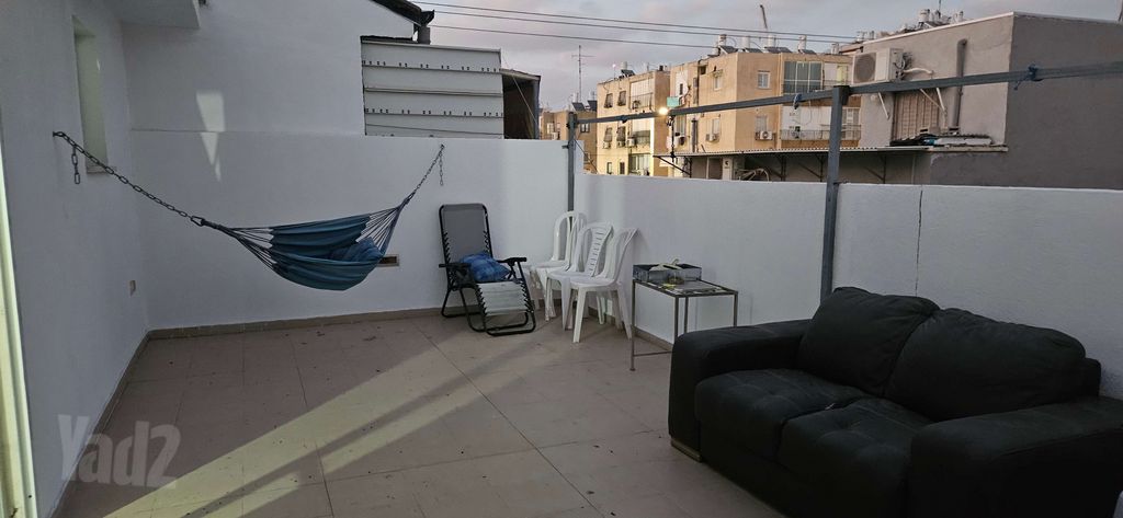 Holon, Israel 10