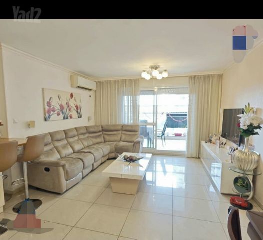 שונית 1