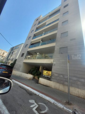 אהרון קרון 19