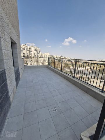 שמעון מישורי 32