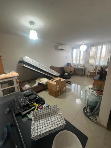 אברבנאל 22