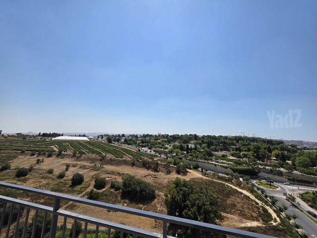 יצחק ארנסט נבנצל 