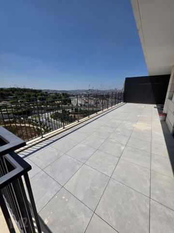 יצחק ארנסט נבנצל 