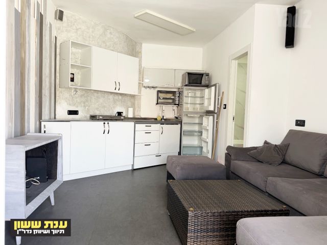 השרון 