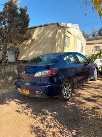 מודעת רכב מאזדה 3