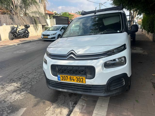 מודעת רכב סיטרואן ברלינגו