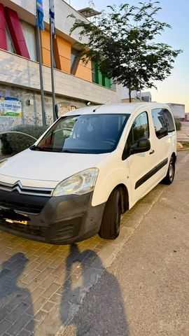 מודעת רכב סיטרואן ברלינגו