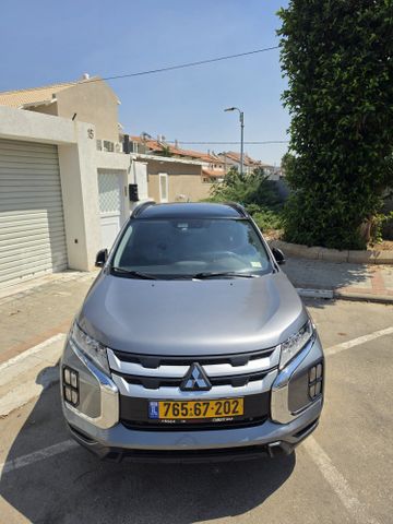 מודעת רכב מיצובישי ASX