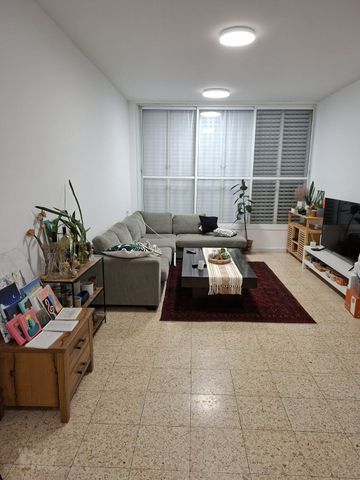 Holon, Israel 8