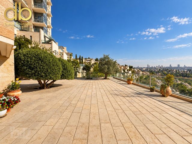 דירת גן למכירה בירושלים (תיווך) — 2