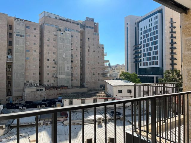דירה למכירה בירושלים (תיווך) — 3