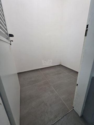 אנטוקולסקי 17
