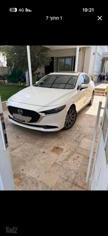 מודעת רכב מאזדה 3