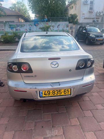 מודעת רכב מאזדה 3