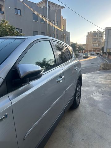 מודעת רכב טויוטה RAV4