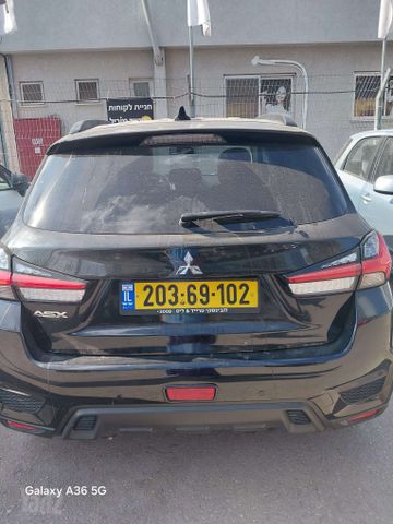 מודעת רכב מיצובישי ASX