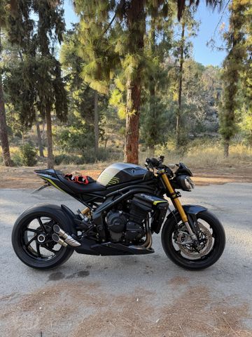 מודעת רכב טריומף Speed Triple RS