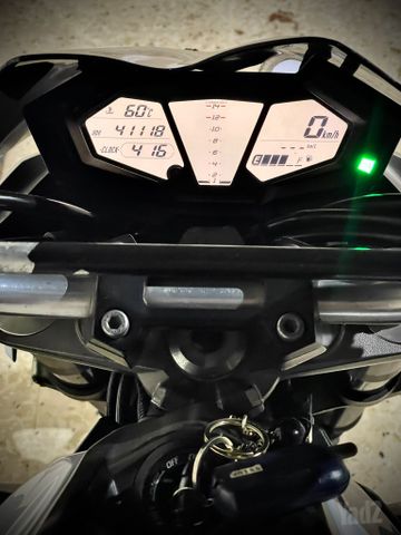 מודעת רכב קאוואסאקי Z900