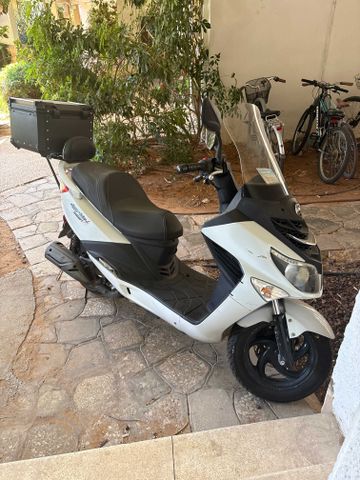 מודעת רכב סאן יאנג ג'וי רייד 200