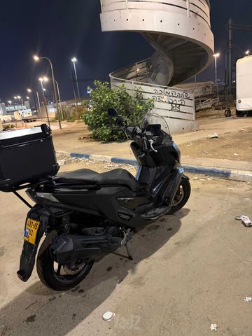 מודעת רכב קימקו דאון-טאון 350