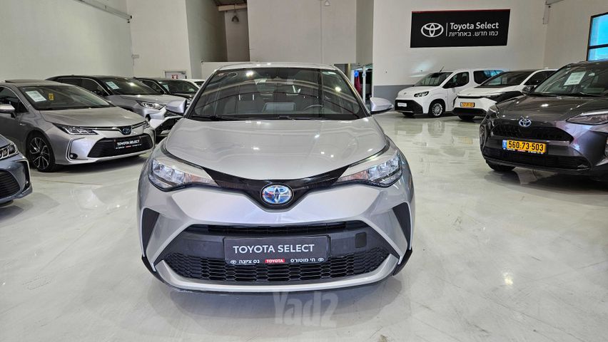 מודעת רכב טויוטה C-HR