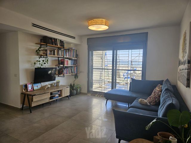 נחליאלי 22