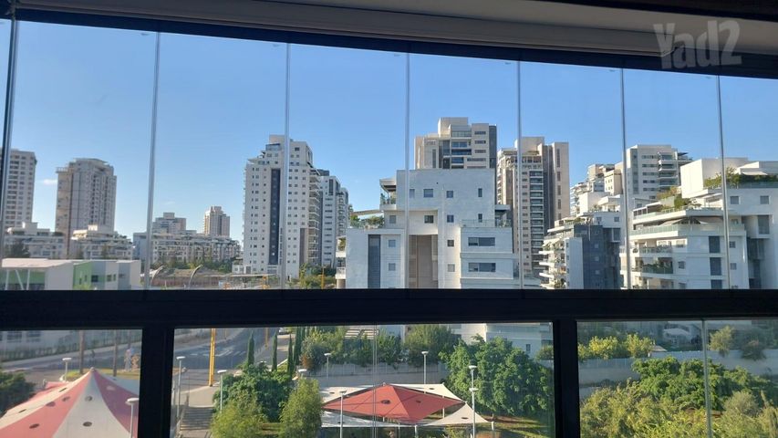 עין שמש 11