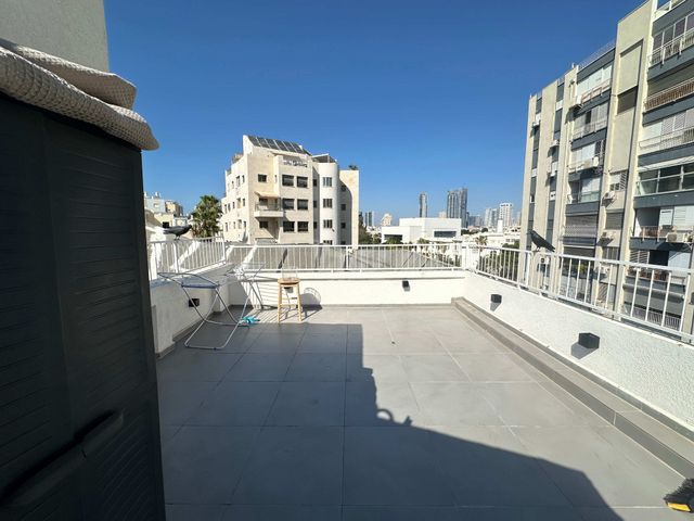 גג/ פנטהאוז להשכרה בתל אביב יפו — 4