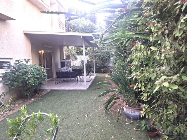 Rehovot, Israel 9