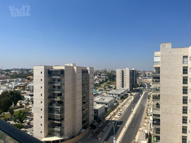 שנית 