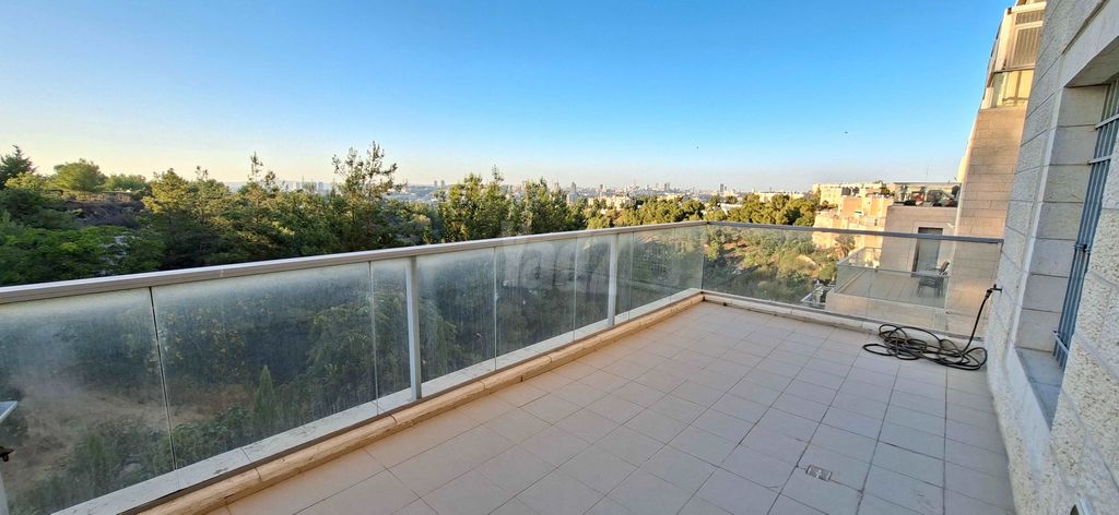 דירה למכירה בירושלים (תיווך)