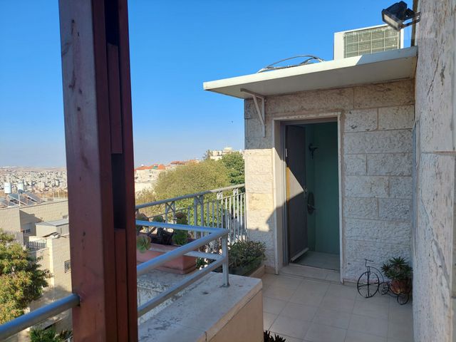דירה למכירה בירושלים (תיווך) — 3