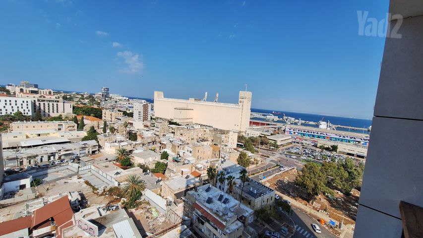 שער פלמר, תחנת רכבת השמונה