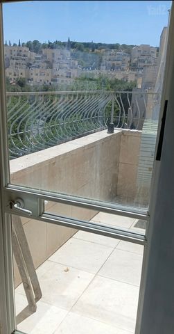 דירה להשכרה בירושלים (תיווך) — 3