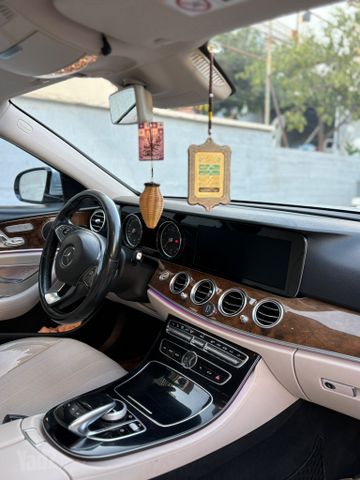 מודעת רכב מרצדס-בנץ E-class